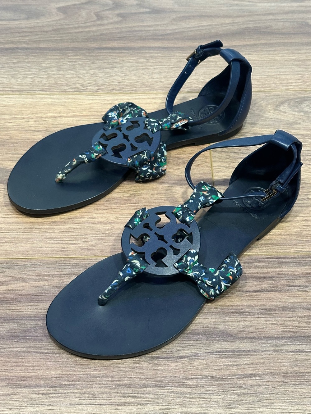 Tory Burch Miller Scarf Sandals in Navy Blue Size 7